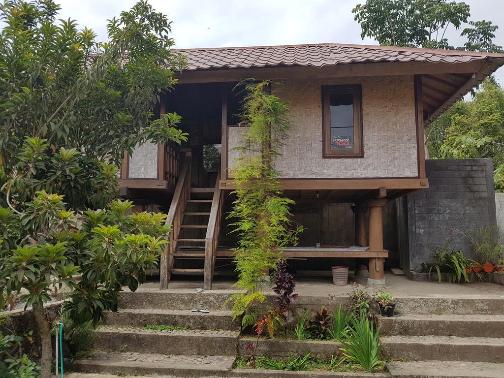 Radiya Guesthouse Сембалун Лауанг Екстериор снимка